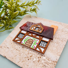 Load image into Gallery viewer, Tudor house brooch