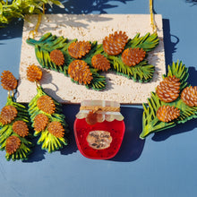 Load image into Gallery viewer, Pine Sprig brooch