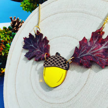 Load image into Gallery viewer, Oak Fall necklace - Vivid Autumn