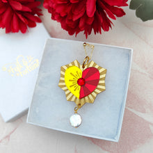 Load image into Gallery viewer, Sacred Heart pendant necklace