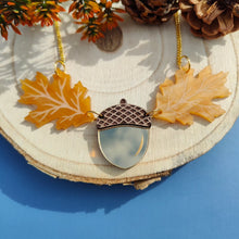 Load image into Gallery viewer, Oak Fall necklace - Muted Autumn