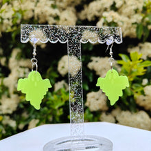 Load image into Gallery viewer, Glow in the Dark Ghostie earrings