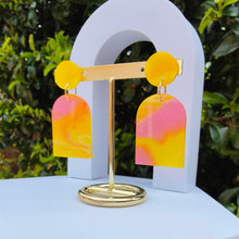Load image into Gallery viewer, Simplicity Arch earrings