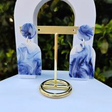 Load image into Gallery viewer, Simplicity Arch earrings