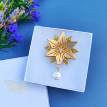 Load image into Gallery viewer, North Star brooch - gold