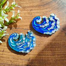 Load image into Gallery viewer, Big Waves brooch