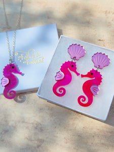 Seahorse pendant