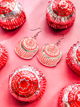 Load image into Gallery viewer, PRE-ORDER Teacake brooch / necklace / earrings