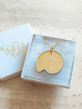 Load image into Gallery viewer, Nautilus Shell pendant