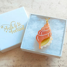 Load image into Gallery viewer, Conch Shell pendant