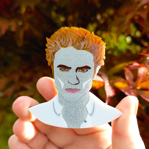 PRE-ORDER Sparkling Edward brooch