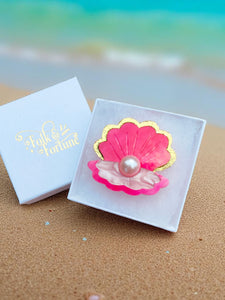Clam Shell brooch