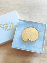 Load image into Gallery viewer, Mini Individual Shell brooches