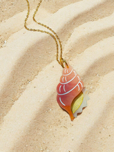 Load image into Gallery viewer, Conch Shell pendant