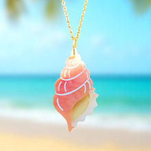 Load image into Gallery viewer, Conch Shell pendant