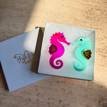 Load image into Gallery viewer, Seahorse brooches