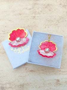Clam Shell brooch