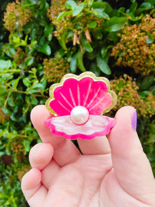 Clam Shell brooch