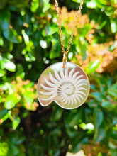 Load image into Gallery viewer, Nautilus Shell pendant