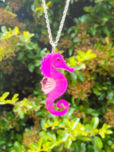 Load image into Gallery viewer, Seahorse pendant