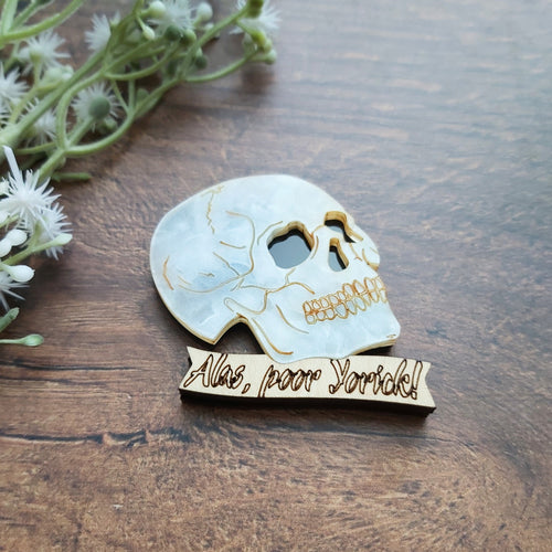 'Alas, poor Yorick!' Shakespeare skull brooch