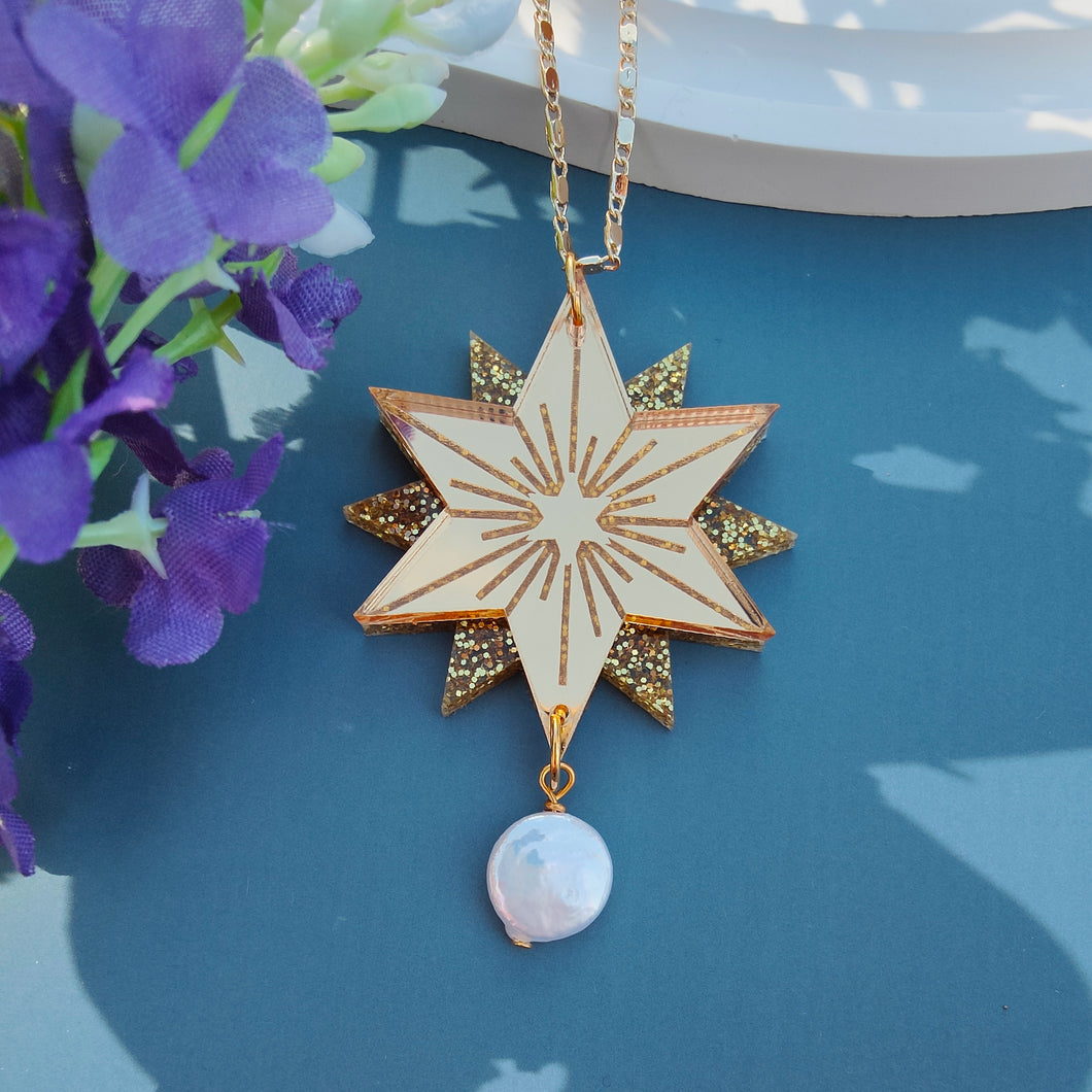 North Star pendant necklace - gold